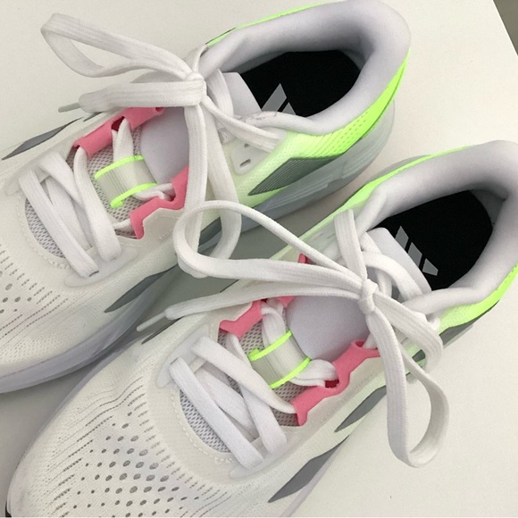 \Adidas\ NEW Women’s Questar 3 Sneakers - Picture 5 of 13